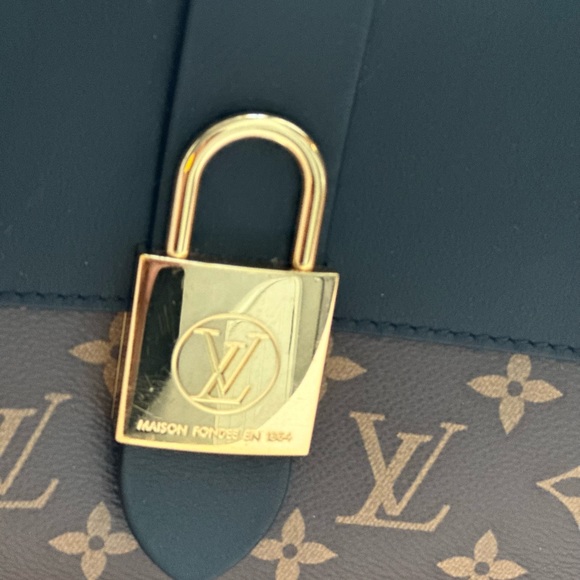 Authentic Louis Vuitton locky BB Bag - Picture 7 of 10